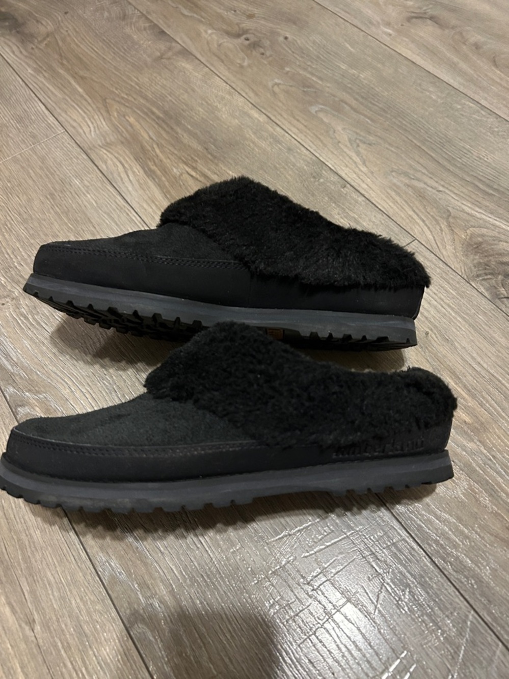 Timberland Women's Black Fleece-Lined Winter Slip-Ons - Picture 7 of 14